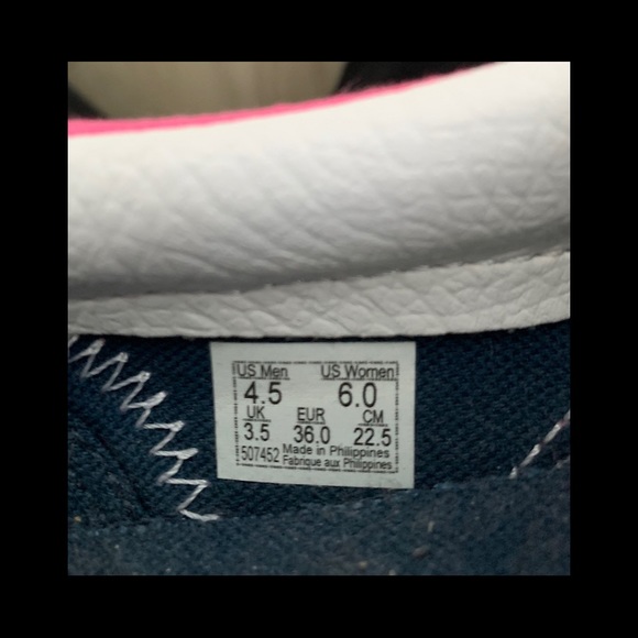 Vans - Picture 5 of 8